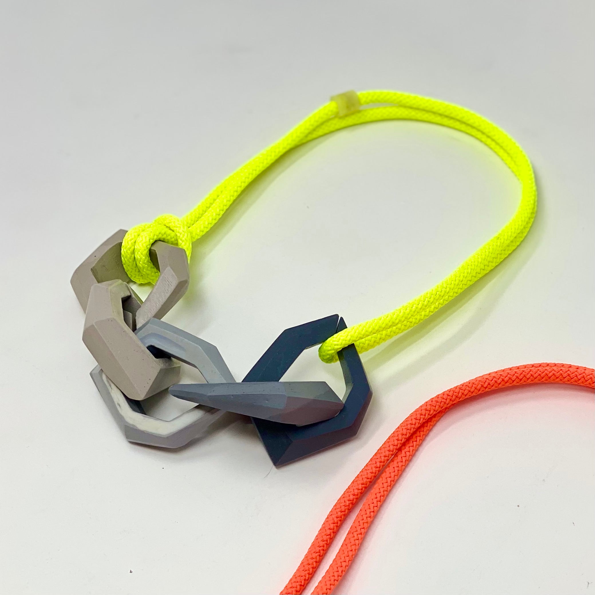 Maca Links Necklace, light to dark grey and neon yellow