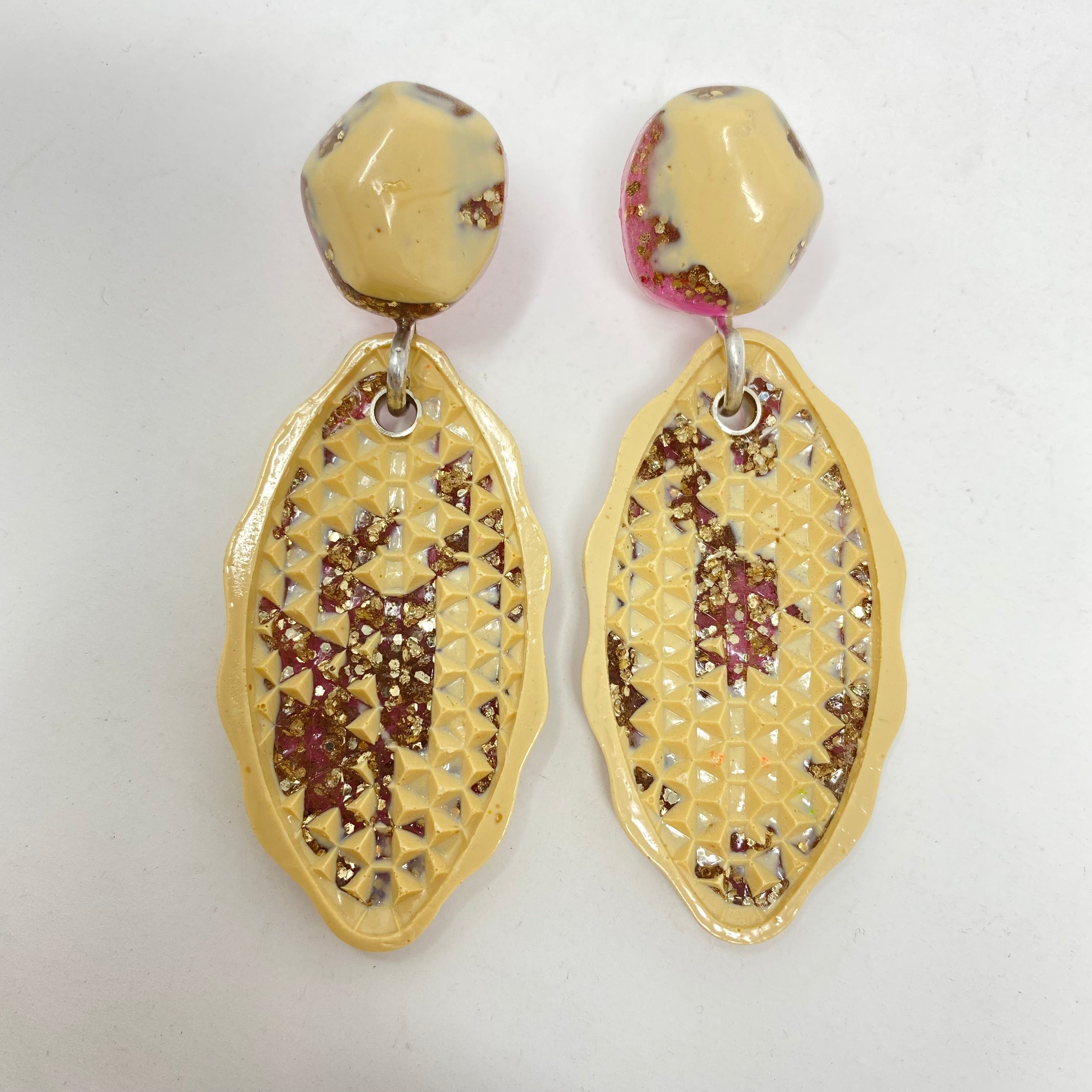 Cateye earrings, beige, pink and silver glitter